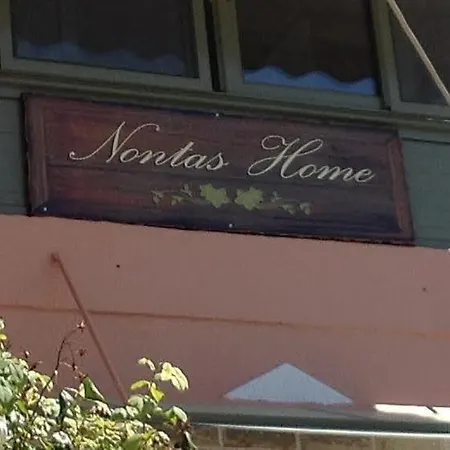 Nontas Lägenhetshotell 3*