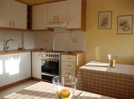 Lägenhetshotell Nontas 3*